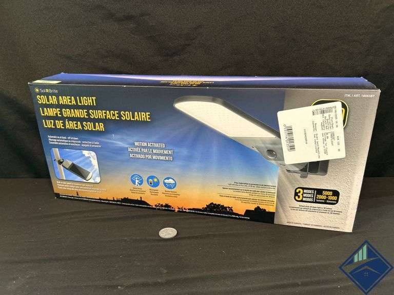 5000 Lumens Solar Area Light - Like New