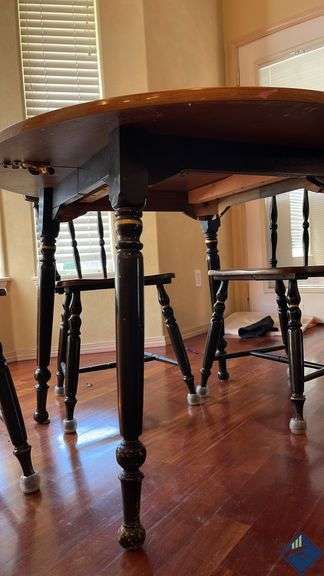 Round Dining Table with 4 Chairs