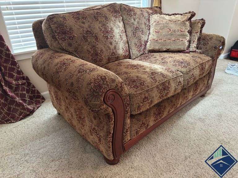 Victorian Style Love Seat