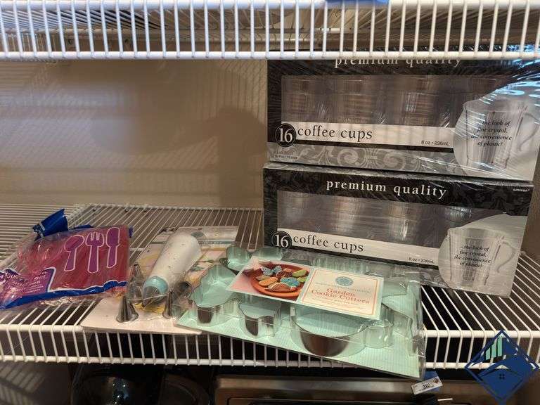 Coffee Cups, Cookie Cutter & Cake Decorating Kit