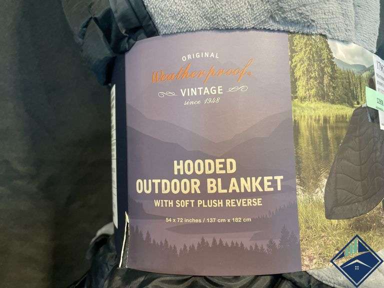 Weatherproof Vintage Summit Hooded Blanket ( 54” x 72”   - Like New Weatherproof Vintage Summit Hood