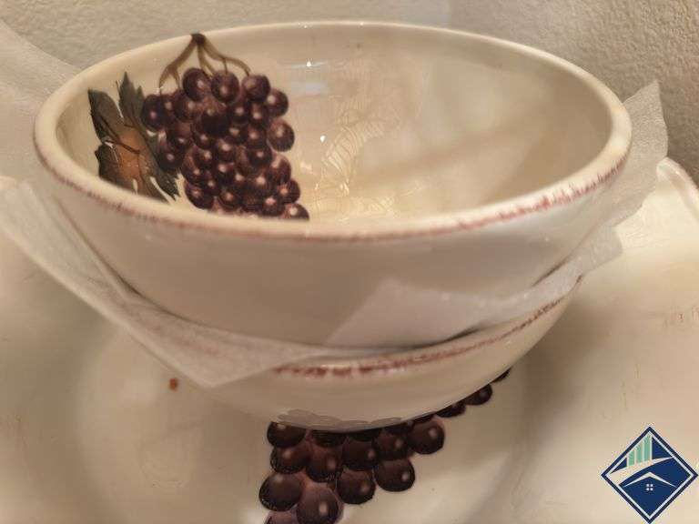 Grapevine Plates, Bowls & Serving Bowl