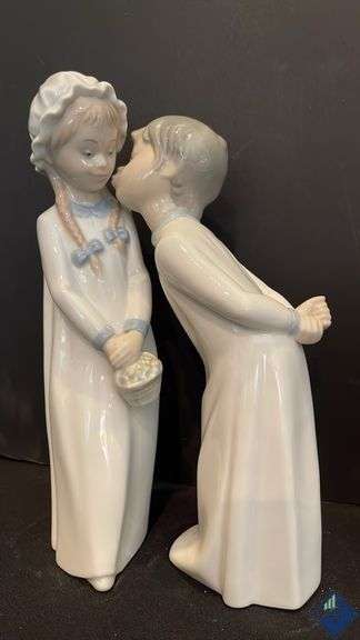 Vintage Zaphir Porcelain Kissing & Reading Children Figurines