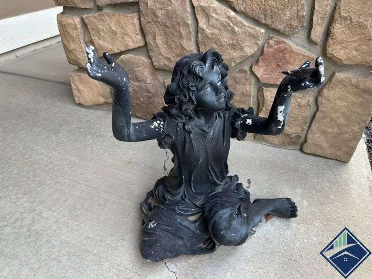 Sitting Lady Statue