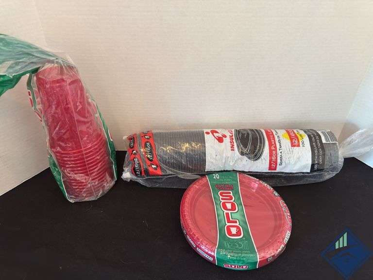 Solo Plates, Cups & Hot Drink Lids