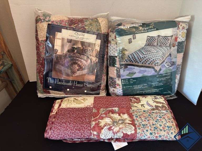 Hand Quilted Parquet & Misc. Quilts *strong odor*