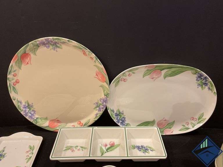 Plastic Serving Pieces