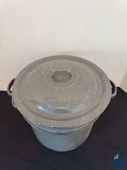 Enamel Pot & Strainer