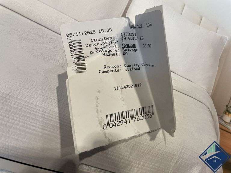 Jennifer Adams 3-Piece Stonewashed King Quilt Set White - Retail: $ 89.99  - Used