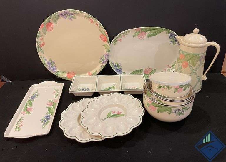 Plastic Serving Pieces