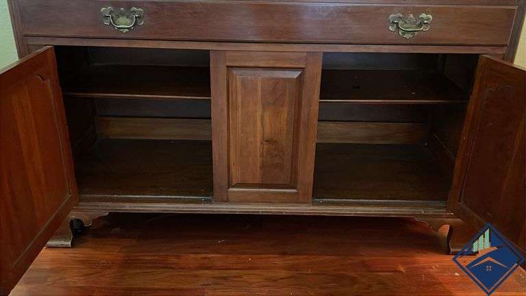 Willett Wildwood 2 Piece China Cabinet