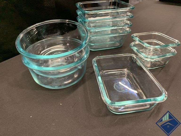 Pyrex Glass Bowls Assorted Sizes