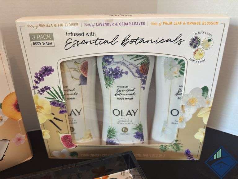 Olay Body Wash & Floral Tray