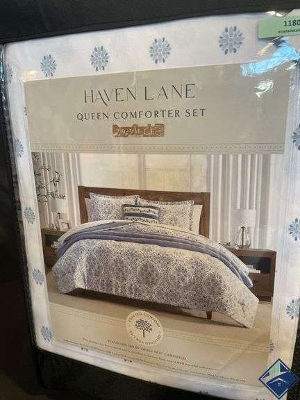 Haven Lane Queen Comfort 9 Piece Set - Like New