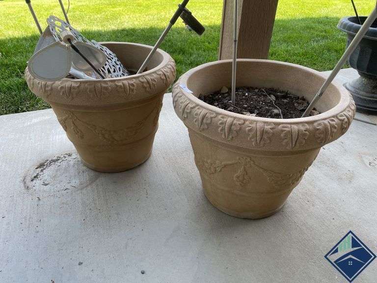 13” Planters with Yard Decor