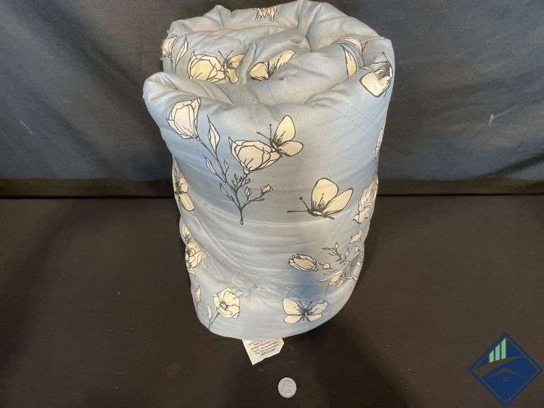 Berkshire Blanket and Home Co. Flower Comforter - Used - Used