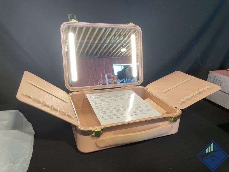 Glo Tech Beauty Case w/ LED Mirror - Like New - Like New