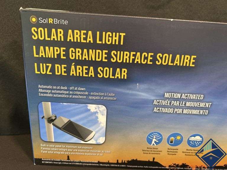 5000 Lumens Solar Area Light - Like New