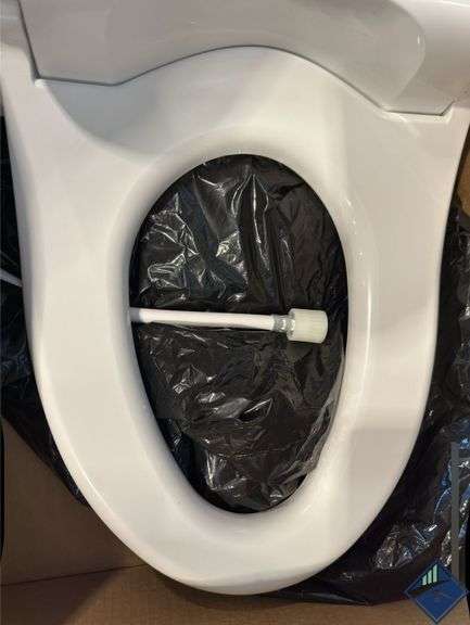 Toto Washlet Electronic Toilet Seat - Retail: $ 399.99   - Like New