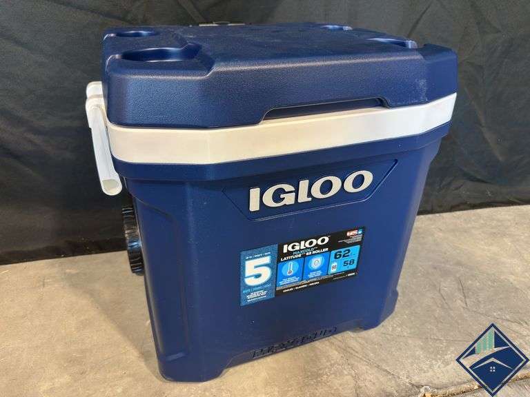 Igloo 62qt Rolling Cooler