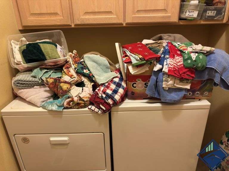 Assortment of Towels, Wash Rags, Cleaning Rags, etc.