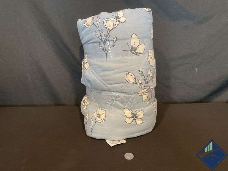 Berkshire Blanket and Home Co. Flower Comforter - Used - Used
