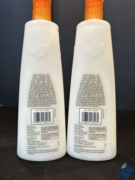 Kirkland Signature Liquid Body Wash Citrus 27 Fluid Ounce (Pack of 2) - Like New