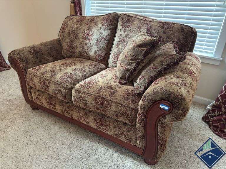 Victorian Style Love Seat