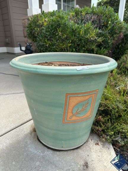 Ceramic Pot *must take dirt*