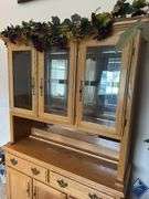 Lighted Glass Shelf Hutch with Grapevines