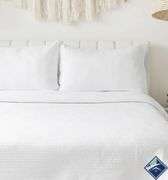 Jennifer Adams 3-Piece Stonewashed King Quilt Set White - Retail: $ 89.99  - Used