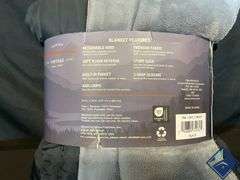 Weatherproof Vintage Summit Hooded Blanket ( 54” x 72”   - Like New Weatherproof Vintage Summit Hood