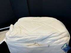 Sutton Place King Cooling Comforter - Retail: $ 59.99