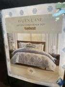 Haven Lane Queen Comfort 9 Piece Set - Like New