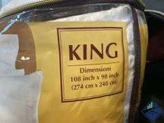 Hotel Grand Luxury 650 Fill Power Down Comforter King Size 108x98 - Retail: $ 119.99   - Like New - 