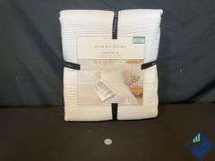 Jennifer Adams 3-Piece Stonewashed King Quilt Set White - Retail: $ 89.99  - Used
