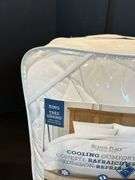 Sutton Place King Cooling Comforter - Retail: $ 59.99