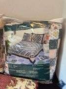 Hand Quilted Parquet & Misc. Quilts *strong odor*