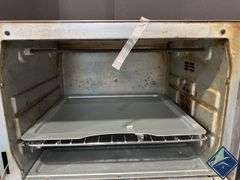 Oster Digital Countertop Oven - Retail: $ 89.99