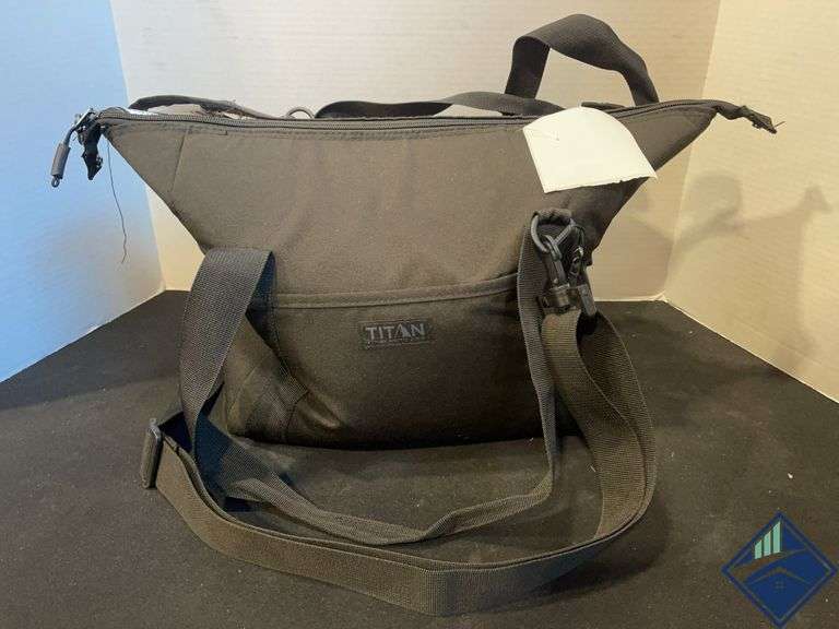 Titan 26 Can Ice Chest Bag