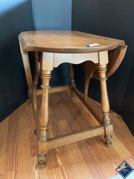 Drop Leaf Side Table