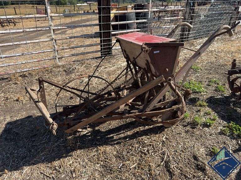The American Seeding Machine Co. 5 Row Seeder