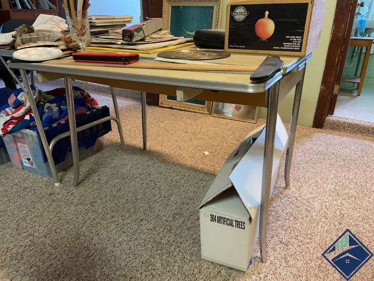 Metal Table with Pullout Leaves *contents not included*