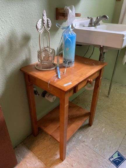 End Table & Metal Hanging Votive Candle Holder