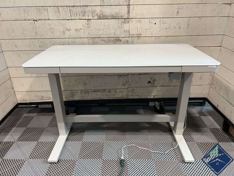 Geller 47” Sit/Stand Desk (Doesn’t Go Up/Down) - Retail: $ 229.99