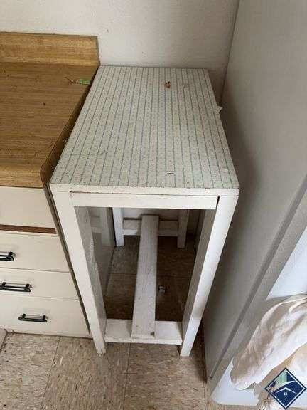 Drop Leaf Pantry Table