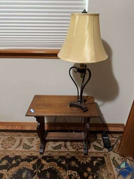 Rectangle Table & Table Lamp