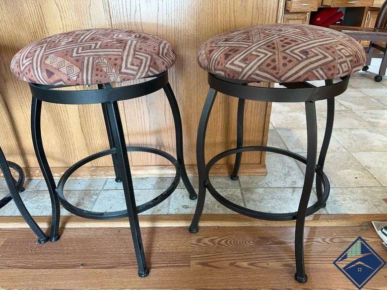 25” Swivel Barstools