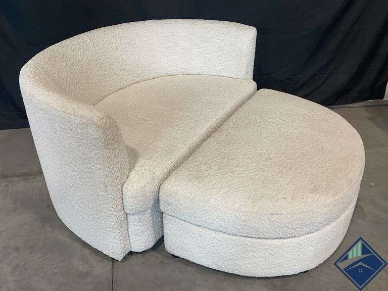 Holly Fabric Sofa Chair *Missing Foot - Retail: $ 369.99