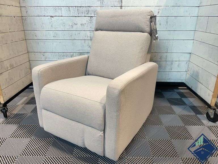 Fabric Power Recliner (Retail: $499.99) *No Cord*
